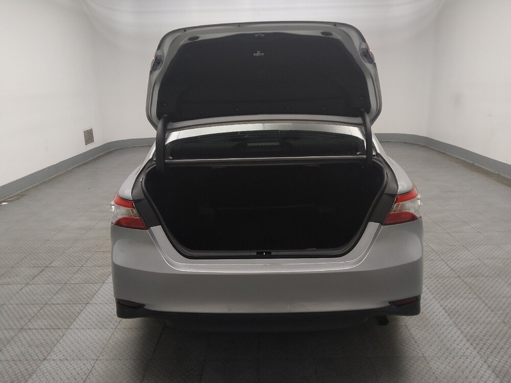 2018 Toyota Camry in Lombard, IL 60148 - 18140612 29