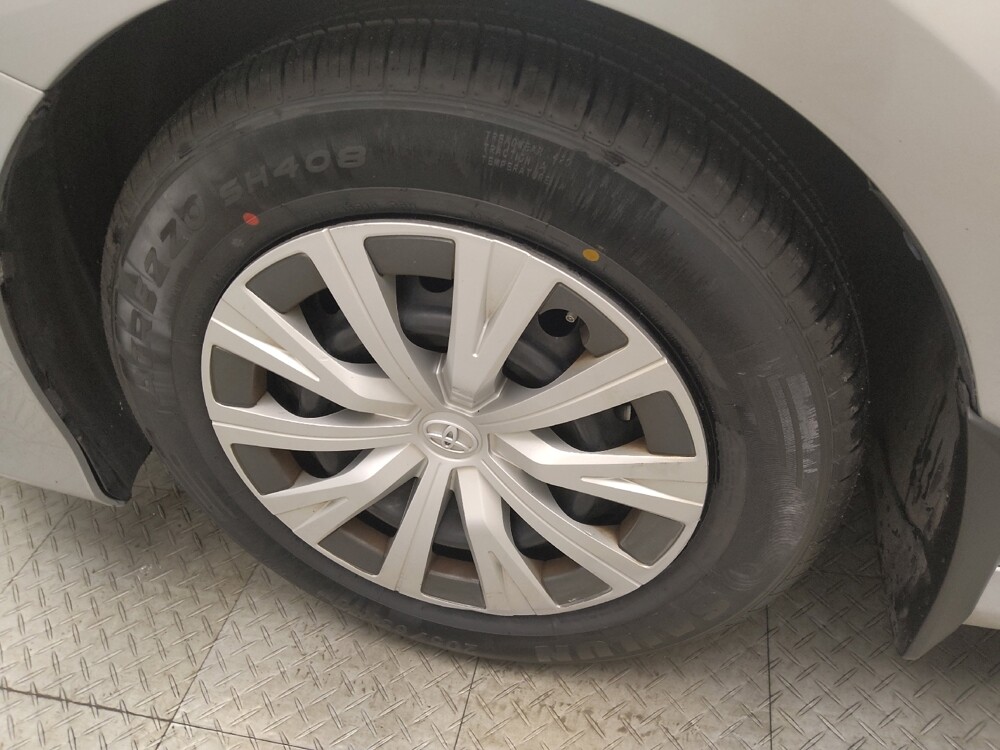 2018 Toyota Camry in Lombard, IL 60148 - 18140612 31