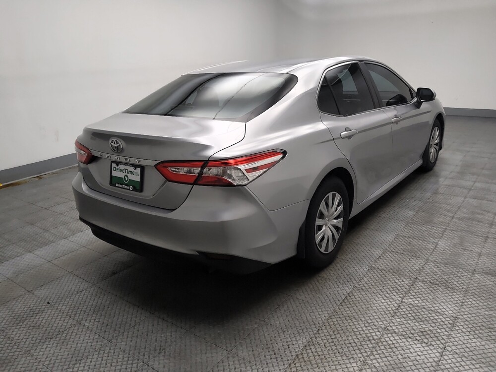 2018 Toyota Camry in Lombard, IL 60148 - 18140612 9