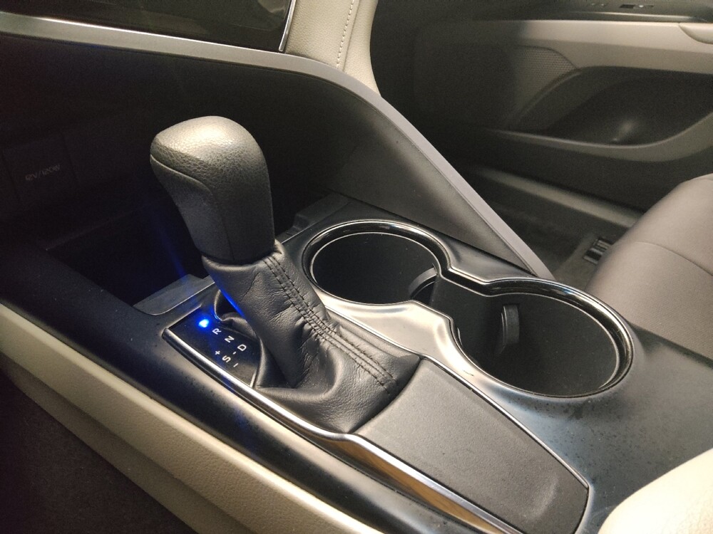 2018 Toyota Camry in Lombard, IL 60148 - 18140612 26