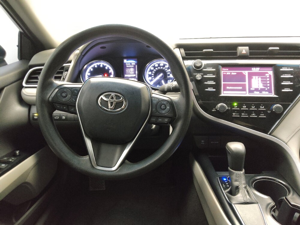 2018 Toyota Camry in Lombard, IL 60148 - 18140612 22