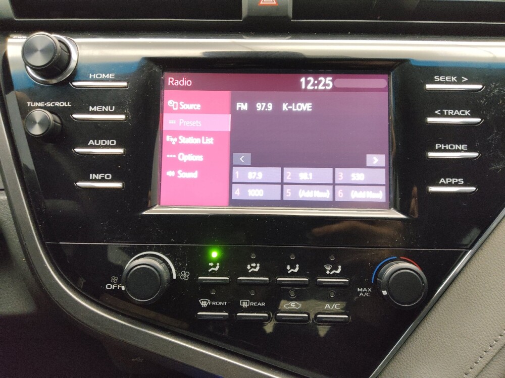 2018 Toyota Camry in Lombard, IL 60148 - 18140612 25