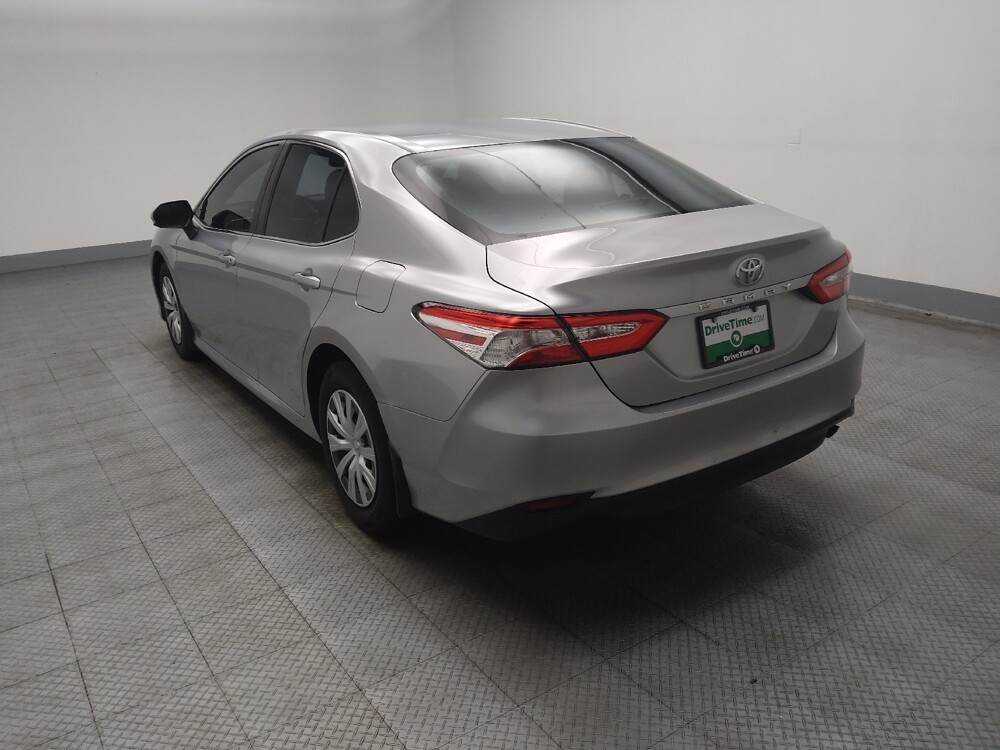 2018 Toyota Camry in Lombard, IL 60148 - 18140612 5