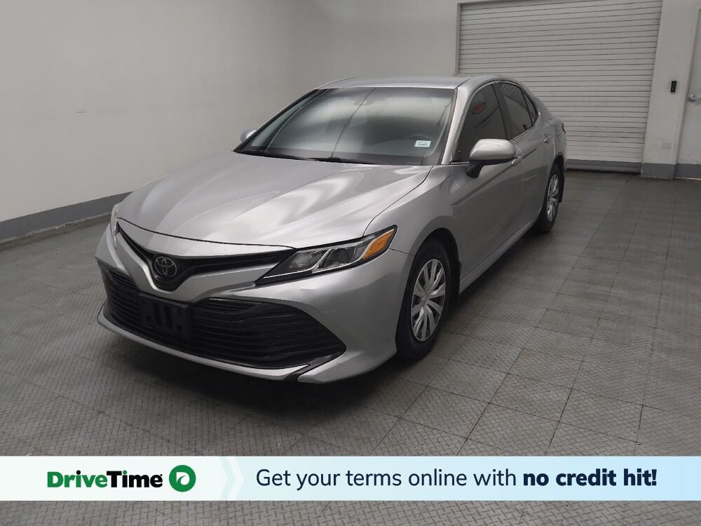 2018 Toyota Camry in Lombard, IL 60148 - 18140612