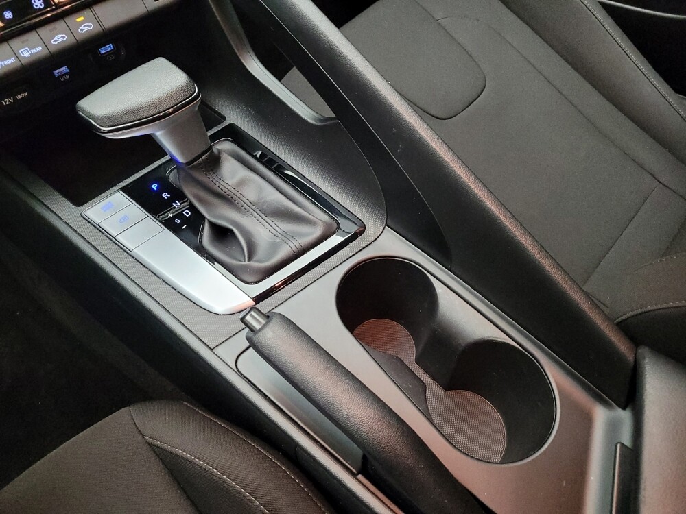 2023 Hyundai Elantra in Eastpointe, MI 48021 - 18140615 26