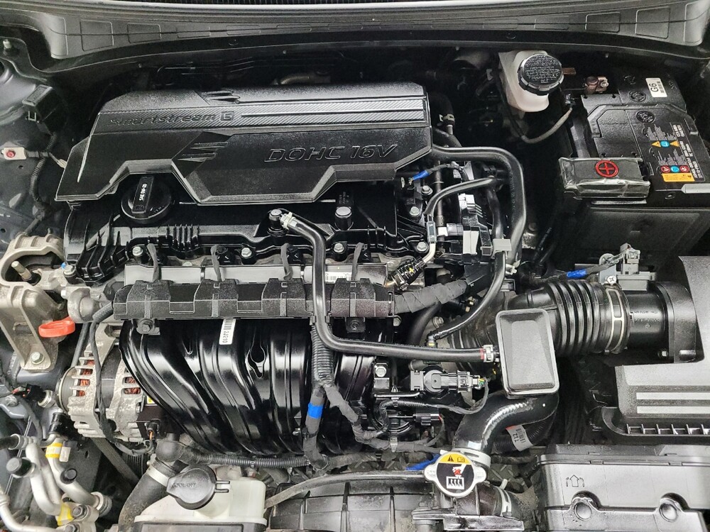 2023 Hyundai Elantra in Eastpointe, MI 48021 - 18140615 30