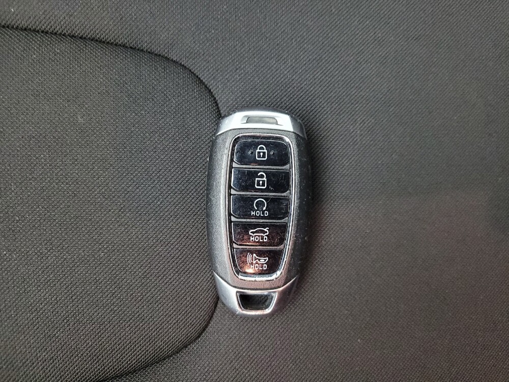 2023 Hyundai Elantra in Eastpointe, MI 48021 - 18140615 32