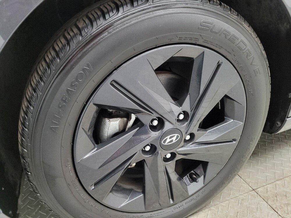 2023 Hyundai Elantra in Eastpointe, MI 48021 - 18140615 31