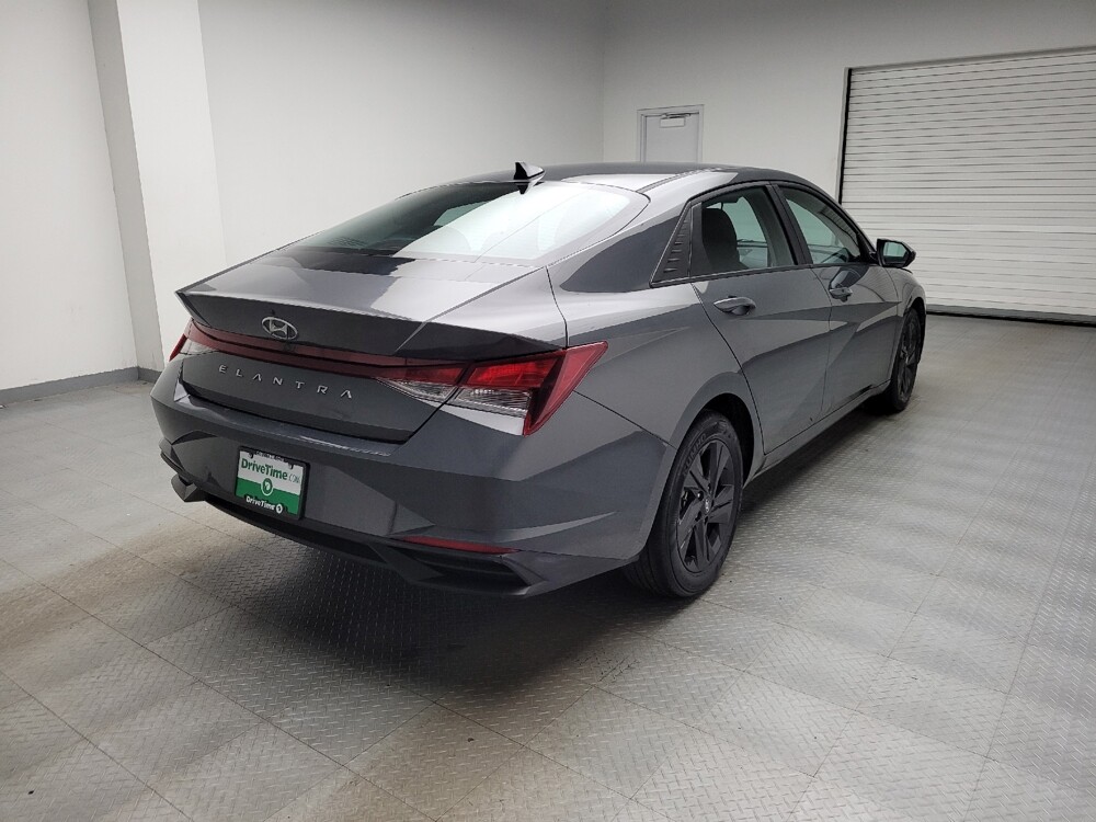 2023 Hyundai Elantra in Eastpointe, MI 48021 - 18140615 9