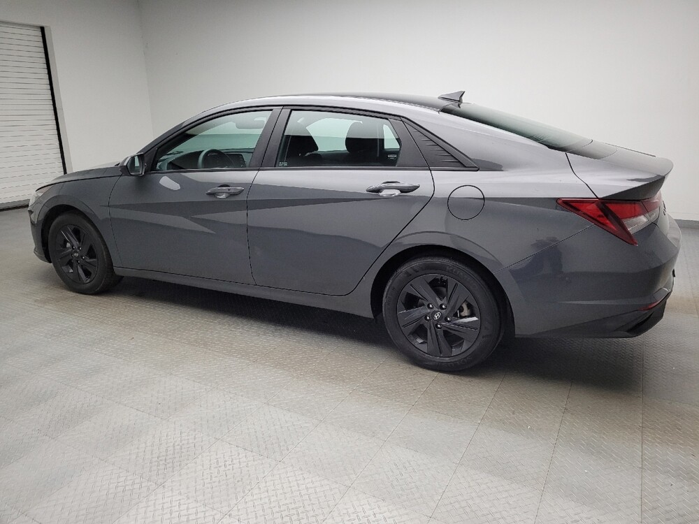2023 Hyundai Elantra in Eastpointe, MI 48021 - 18140615 3
