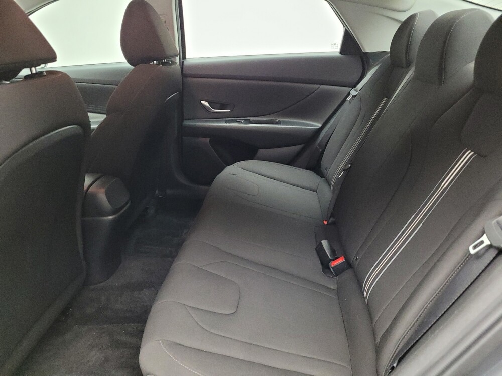 2023 Hyundai Elantra in Eastpointe, MI 48021 - 18140615 18