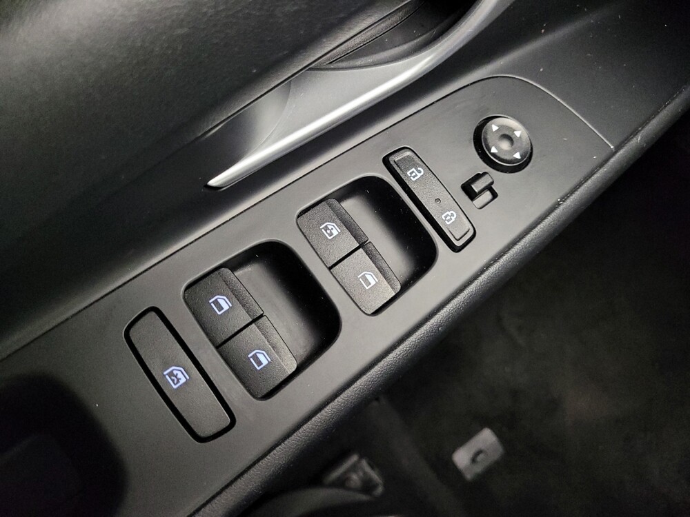 2023 Hyundai Elantra in Eastpointe, MI 48021 - 18140615 27