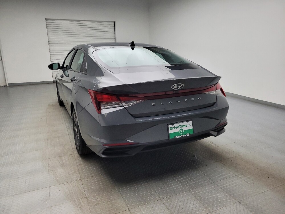 2023 Hyundai Elantra in Eastpointe, MI 48021 - 18140615 6