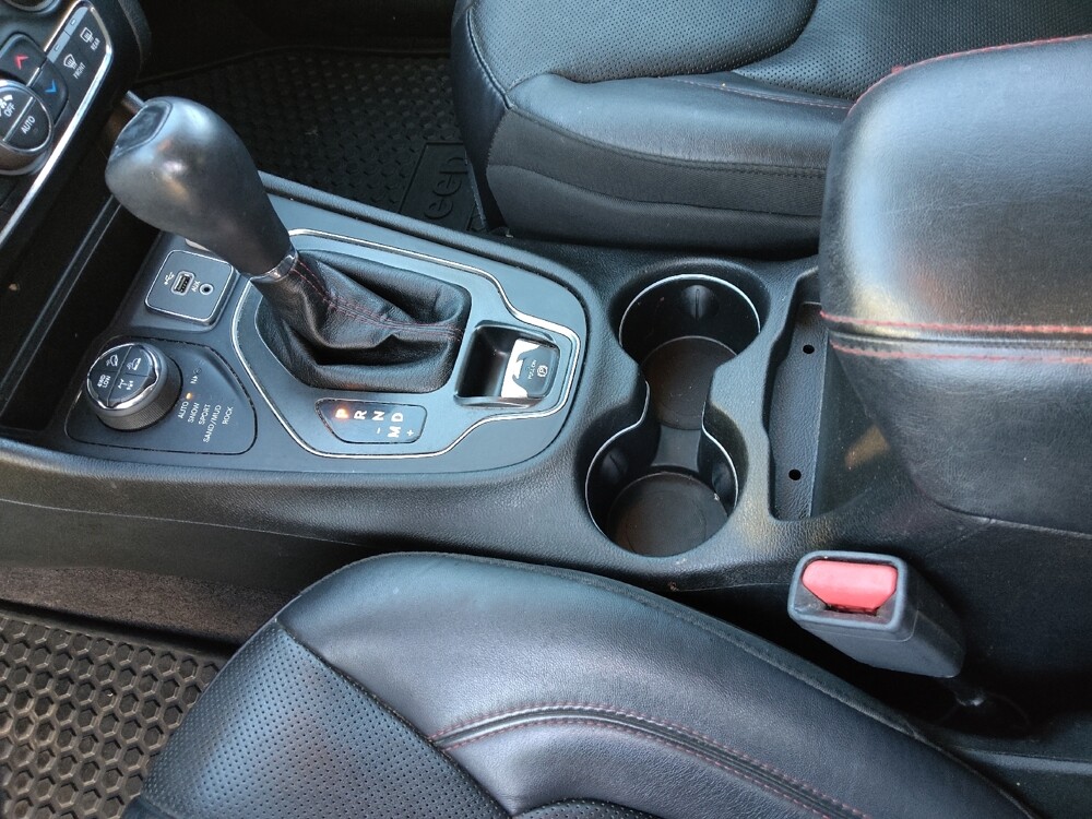 2019 Jeep Cherokee in Salem, VA 24153 - 18140704 26