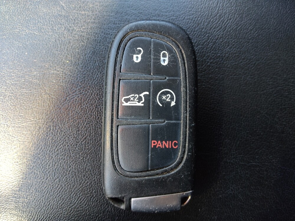 2019 Jeep Cherokee in Salem, VA 24153 - 18140704 32