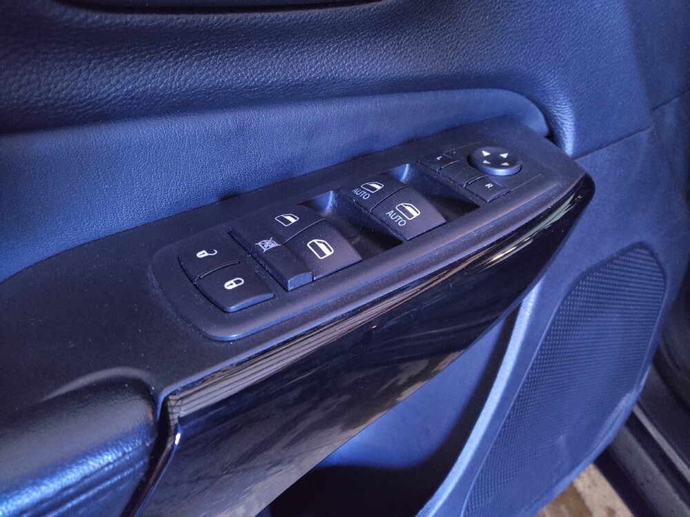 2020 Jeep Cherokee in Pensacola, FL 32505 - 18140709 27