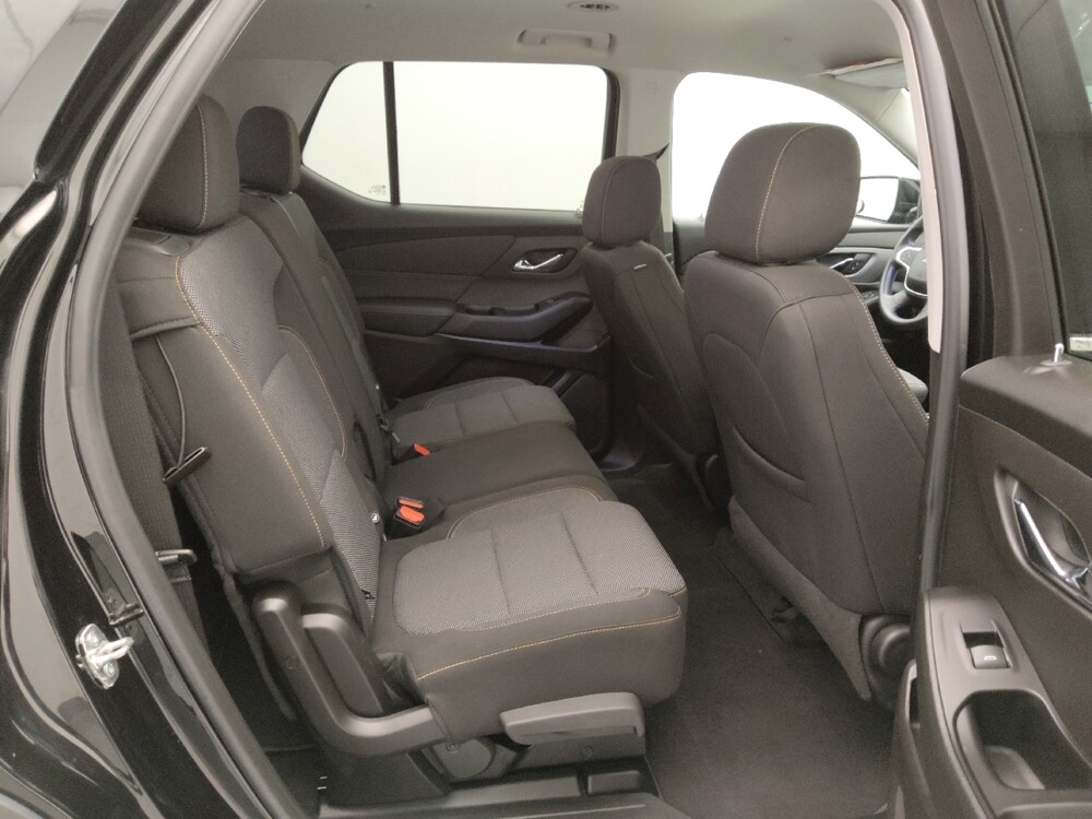 2020 Chevrolet Traverse in Independence, MO 64055 - 18140725 19