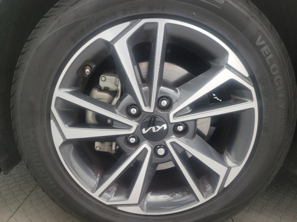 2023 Kia Forte in Phoenix, AZ 85022 - 18140740 31