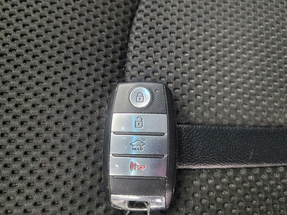 2019 Kia Optima in Highland, IN 46322 - 18140751 32