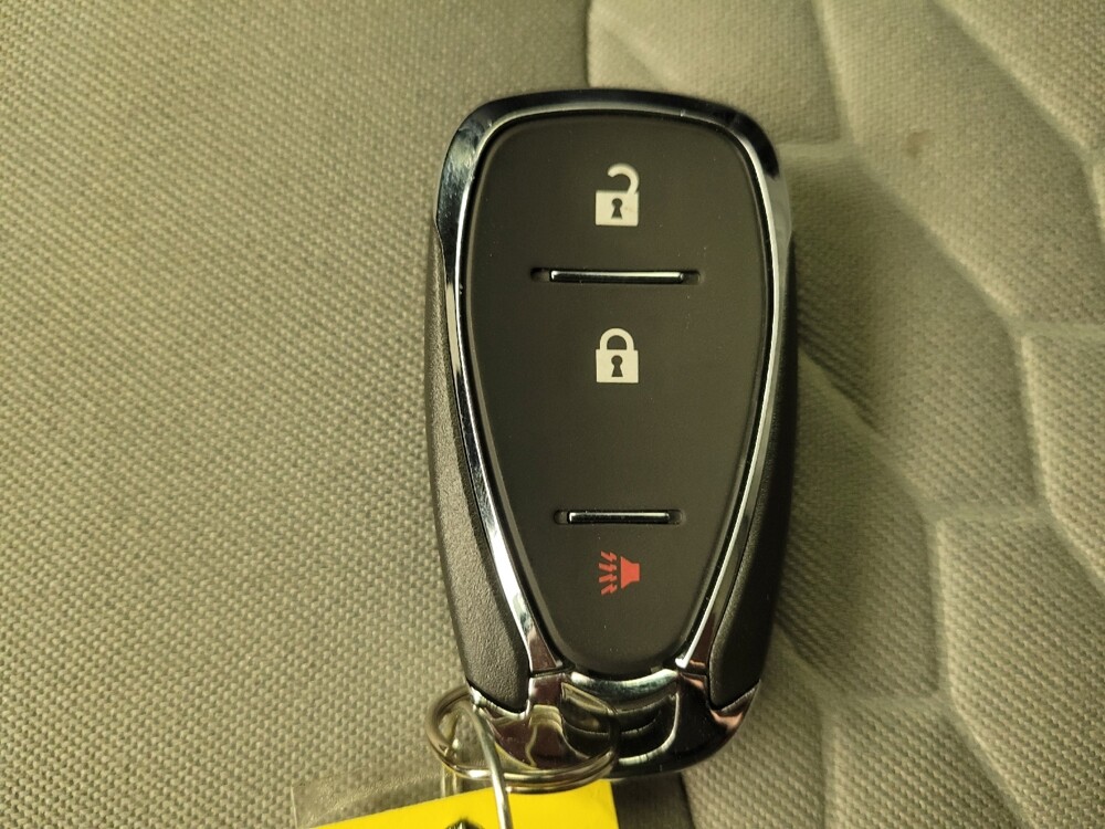 2018 Chevrolet Equinox in Maple Heights, OH 44137 - 18140757 32