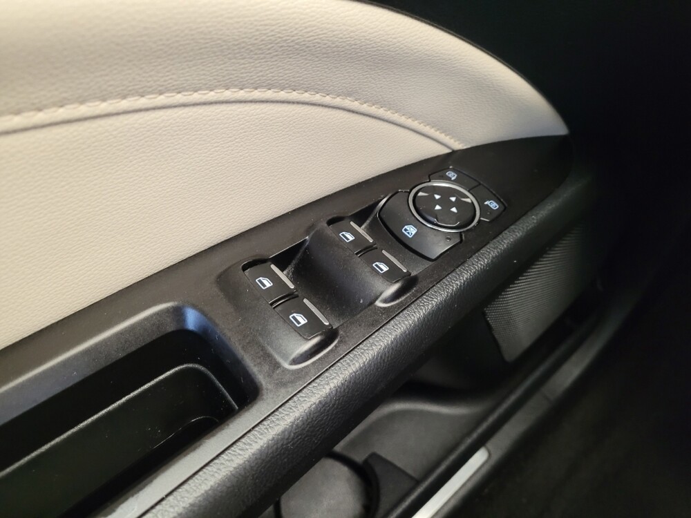 2018 Ford Fusion in Maple Heights, OH 44137 - 18140761 32