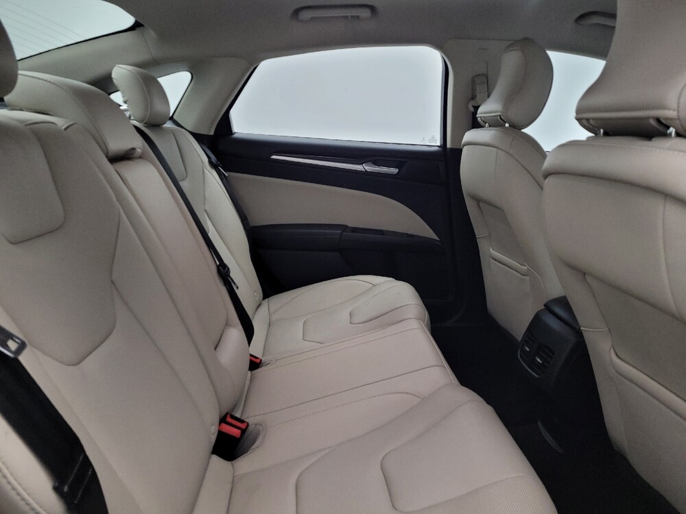 2018 Ford Fusion in Maple Heights, OH 44137 - 18140761 19