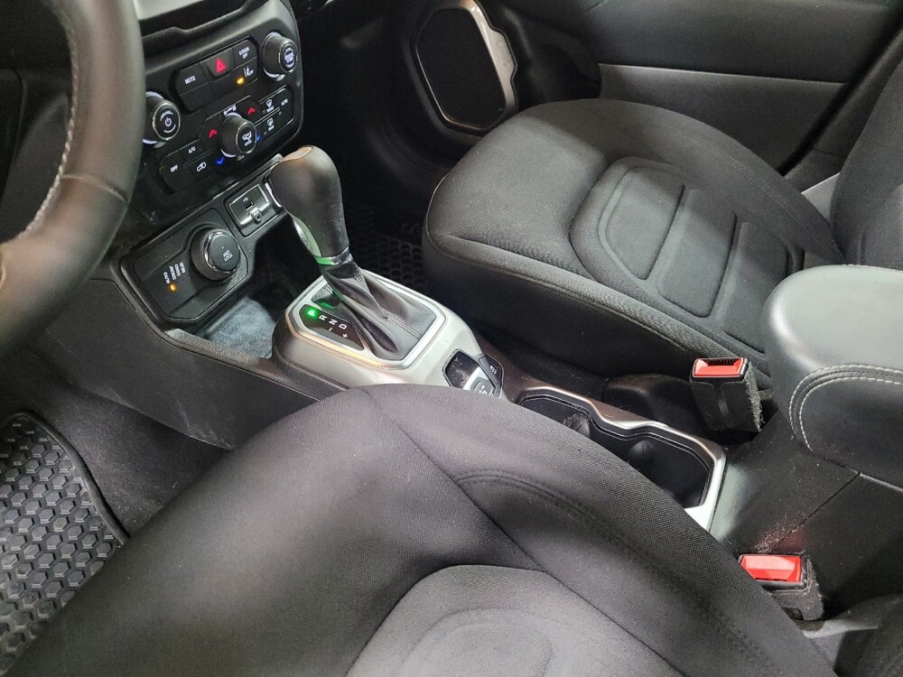 2022 Jeep Renegade in Allentown, PA 18103 - 18140770 26