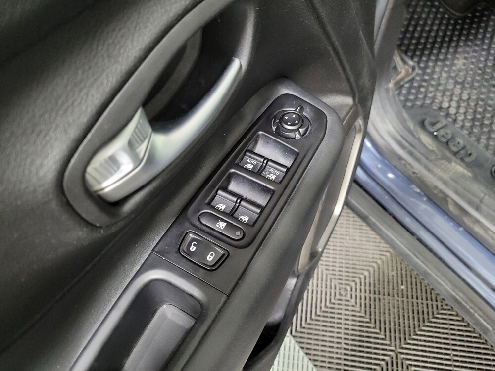 2022 Jeep Renegade in Allentown, PA 18103 - 18140770 27