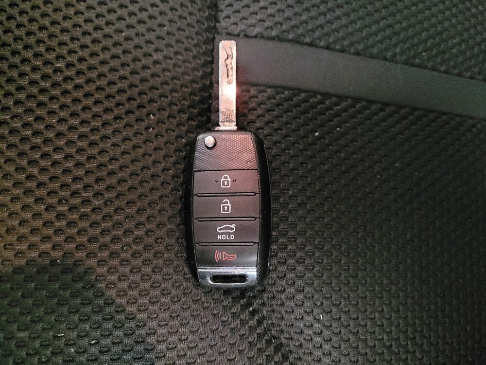 2020 Kia Optima in Downey, CA 90241 - 18140781 32