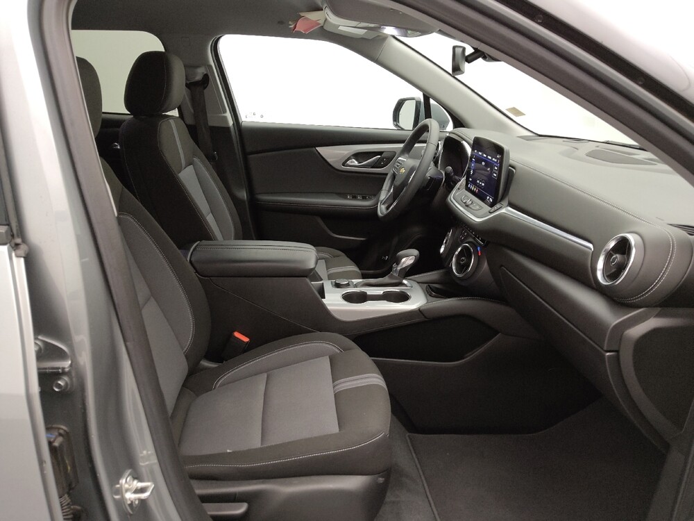 2024 Chevrolet Blazer in Springfield, MO 65807 - 18140792 21