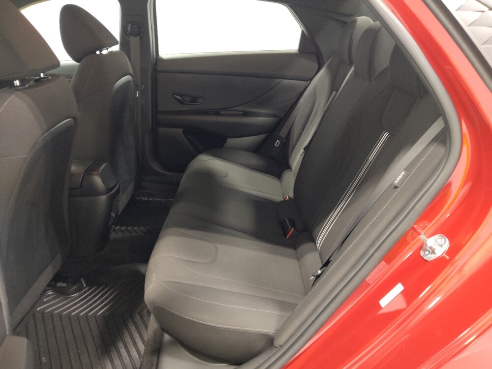 2025 Hyundai Elantra in Columbus, OH 43231 - 18140795 18