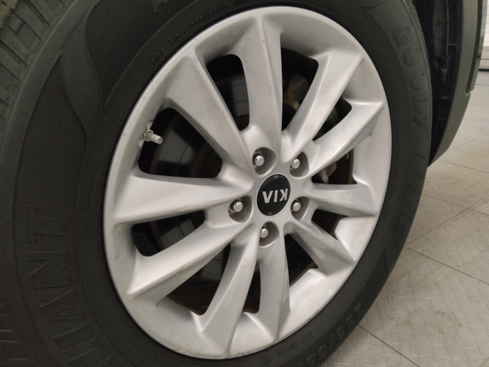 2019 Kia Sorento in Clearwater, FL 33764 - 18140812 31