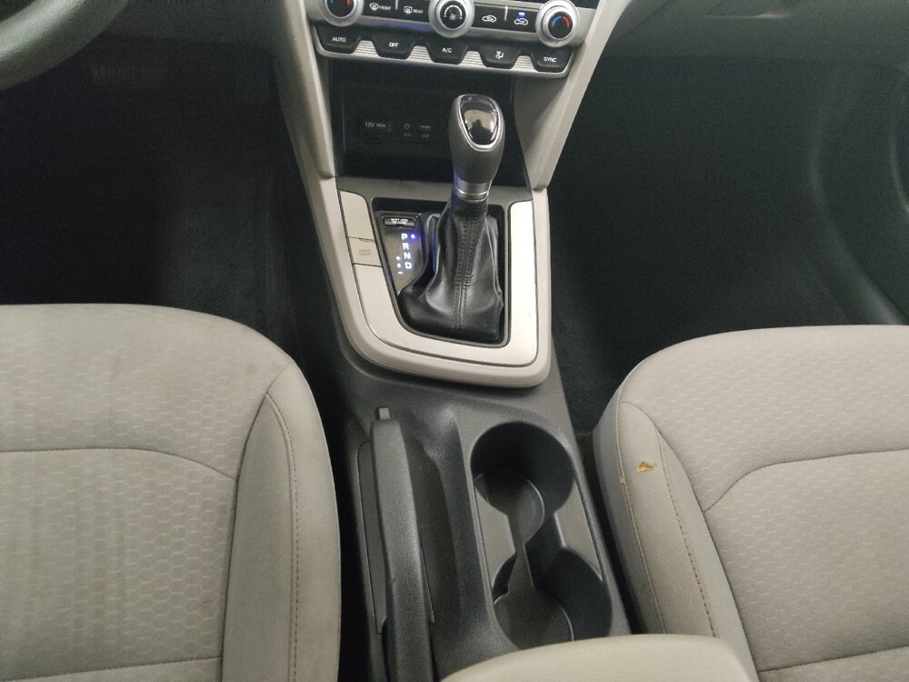 2020 Hyundai Elantra in Springfield, MO 65807 - 18140816 26