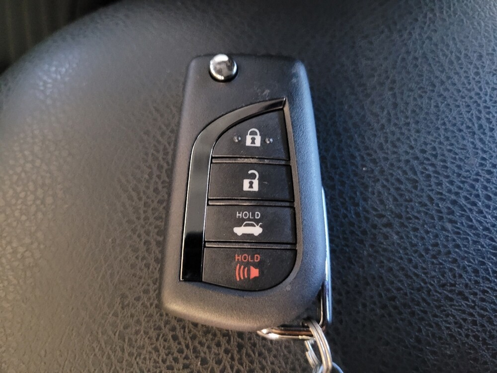 2020 Toyota Camry in Tampa, FL 33612 - 18140824 32