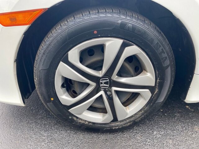 2018 Honda Civic in Marysville, OH 43040 - 18140876 11