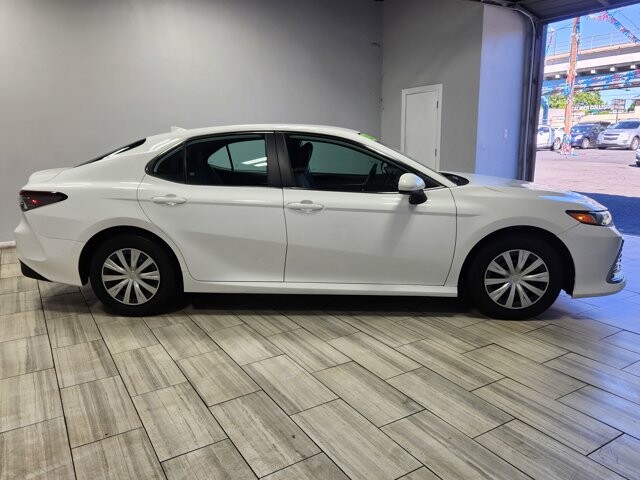 2022 Toyota Camry in Cinnaminson, NJ 08077 - 18140878 6