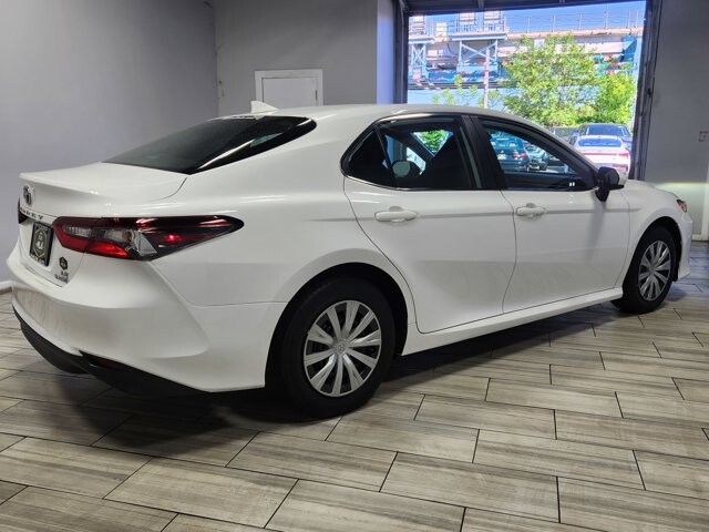 2022 Toyota Camry in Cinnaminson, NJ 08077 - 18140878 5