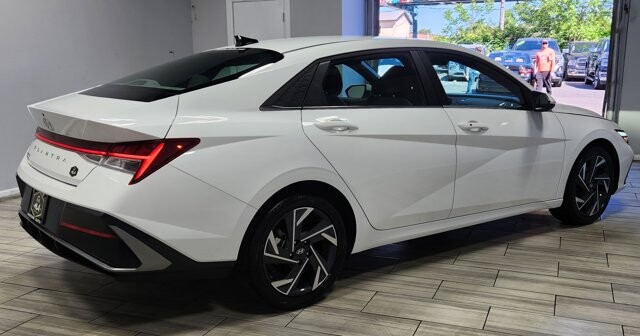 2025 Hyundai Elantra in Cinnaminson, NJ 08077 - 18140885 5
