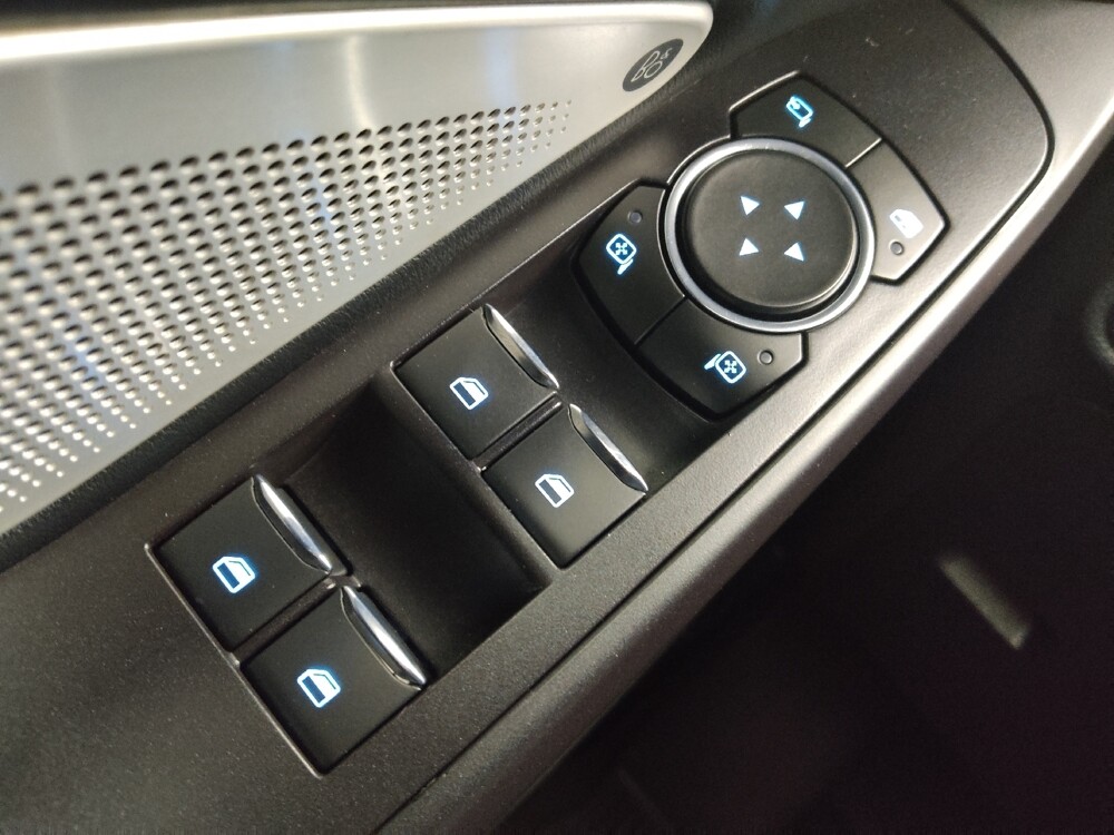 2020 Ford Explorer in Gladstone, MO 64118 - 18140967 27