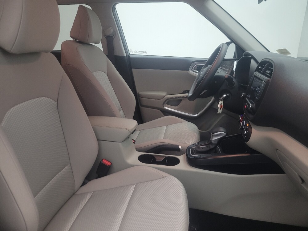 2025 Kia Soul in Phoenix, AZ 85022 - 18140997 21