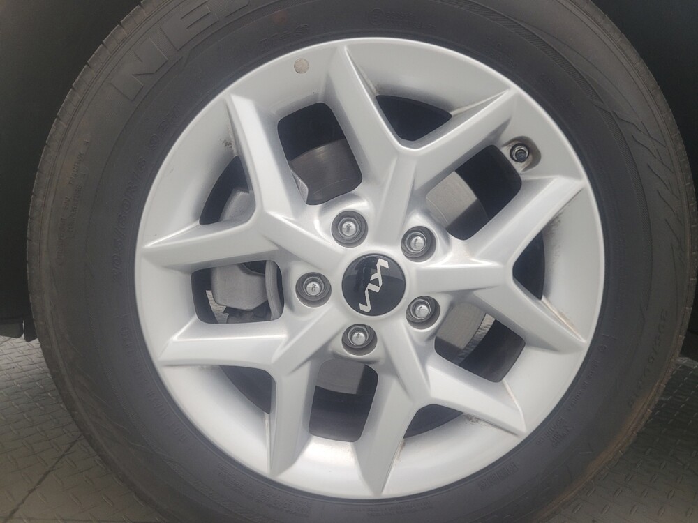 2025 Kia Soul in Phoenix, AZ 85022 - 18140997 31