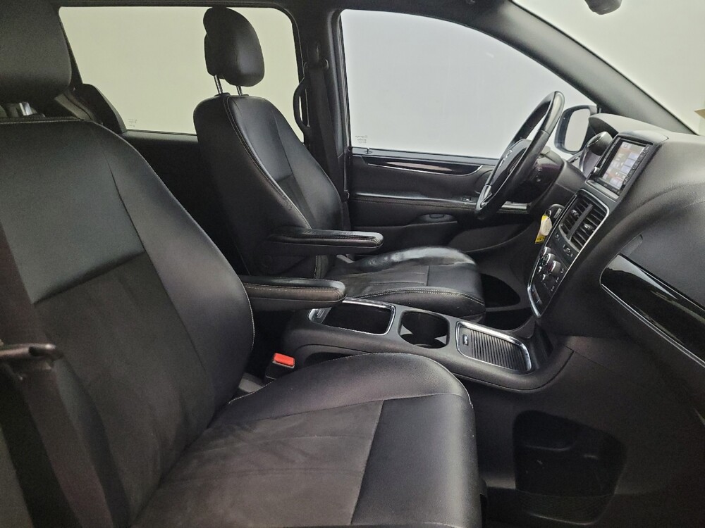 2019 Dodge Grand Caravan in Mesa, AZ 85210 - 18140999 21