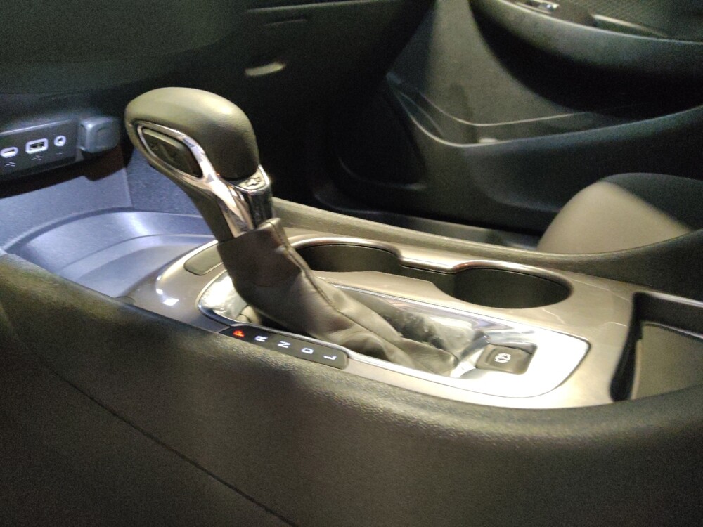 2023 Chevrolet Malibu in Glendale, AZ 85301 - 18141005 26