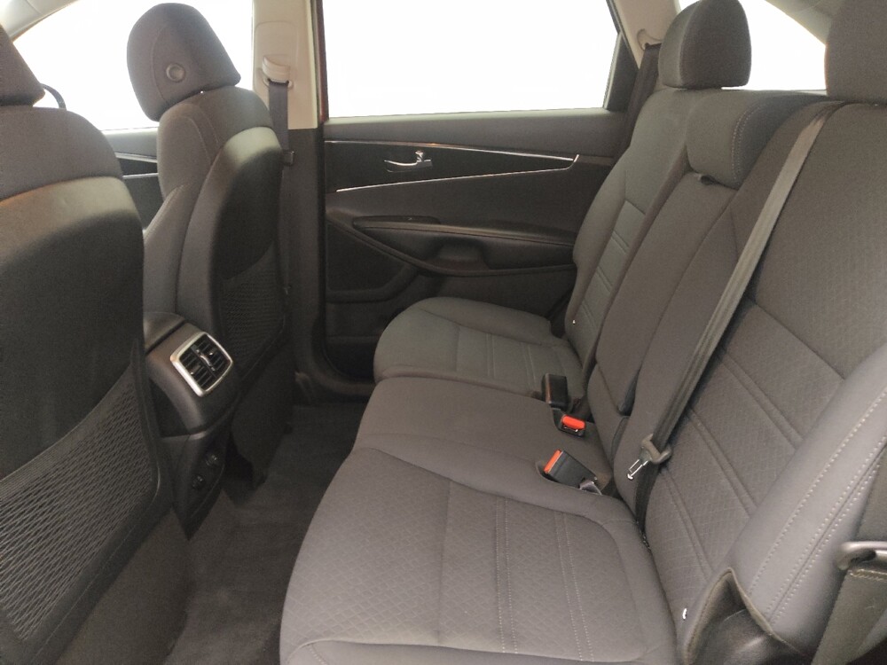 2017 Kia Sorento in Jacksonville, FL 32210 - 18141039 18