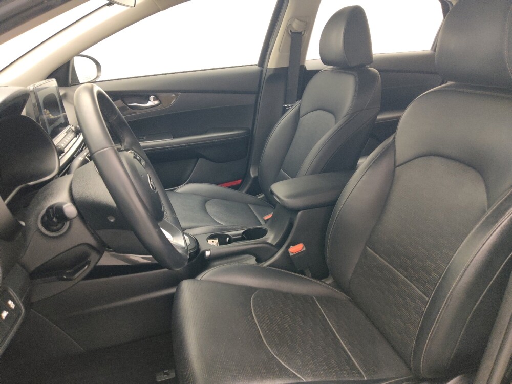 2019 Kia Forte in Savannah, GA 31419 - 18141052 17