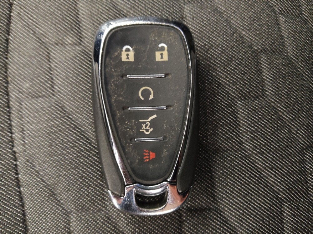 2018 Chevrolet Equinox in Lakewood, CO 80215 - 18141089 32