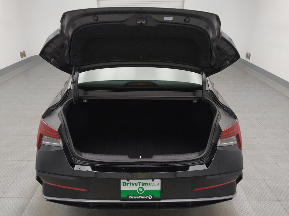 2025 Hyundai Elantra in Lakewood, CO 80215 - 18141090 29