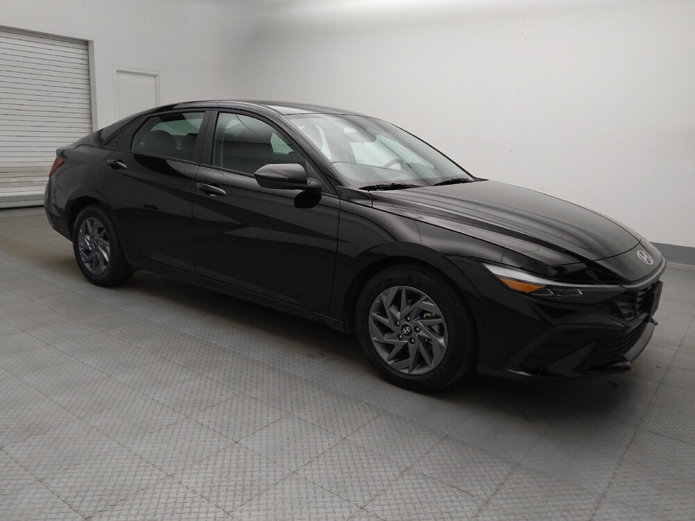 2025 Hyundai Elantra in Lakewood, CO 80215 - 18141090 11