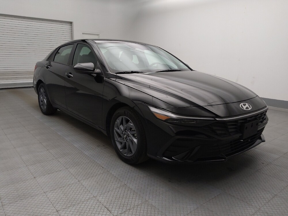 2025 Hyundai Elantra in Lakewood, CO 80215 - 18141090 13