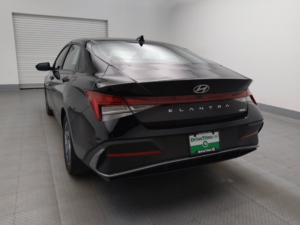 2025 Hyundai Elantra in Lakewood, CO 80215 - 18141090 6